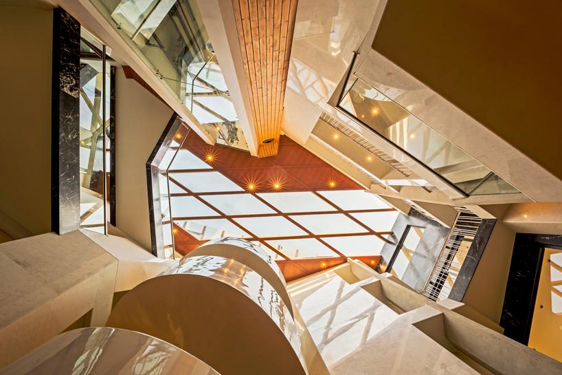 Anagram Architects Split Indian Home To Create Light Filled Atrium