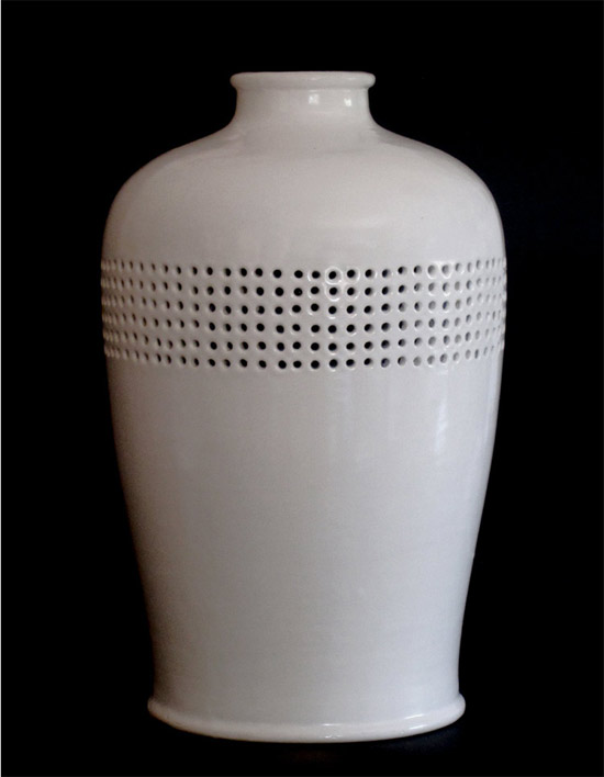 ming vase by noam bar yochai