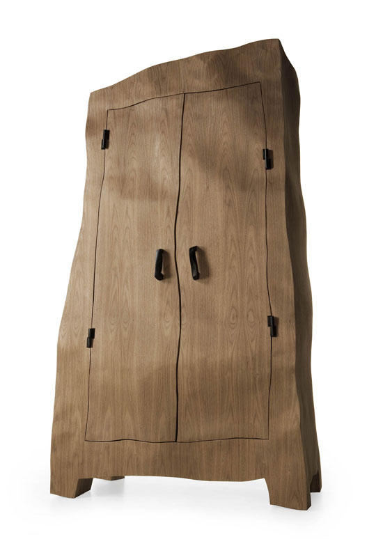 telling tales at the V&A