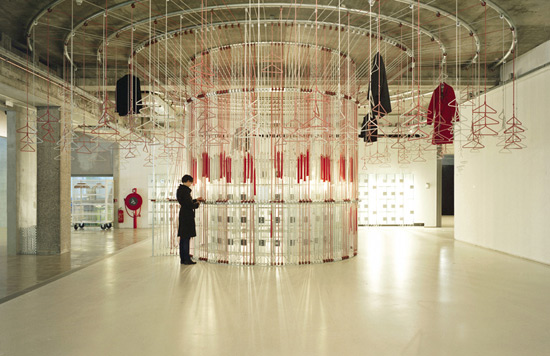 studio wieki somers: merry go round coat rack wins 2009 dutch design award