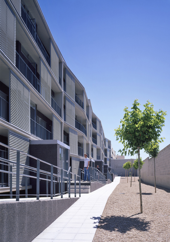 magen arquitectos: social housing at the urban edge, zaragoza
