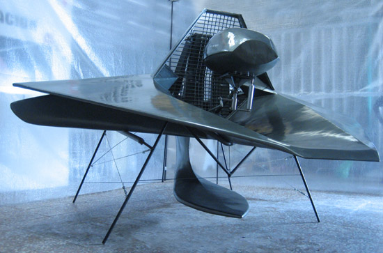 aguila design: 'breaking' marine vehicle