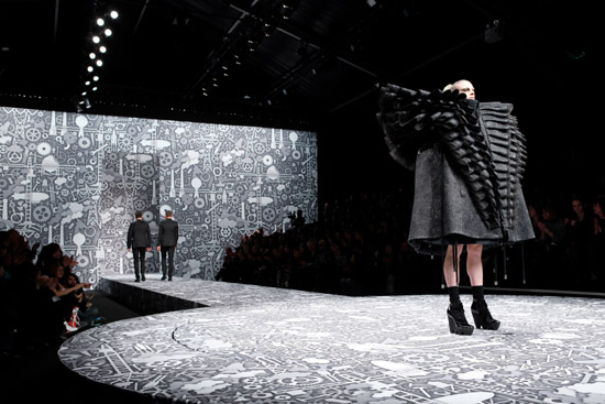 studio job: scenography for viktor & rolf's 'glamour factory'