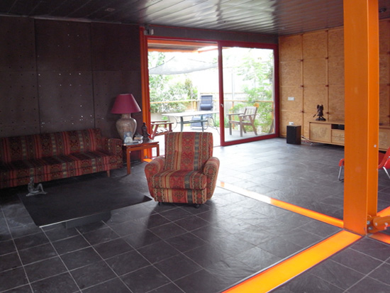 the orange house by arik ginzburg