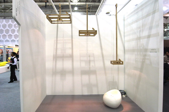 singapore furniture fair 09: 'out of the box lighting' by andre