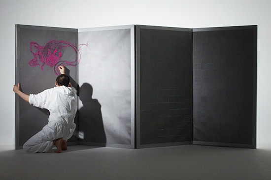 'new wind from japan'   'complementary colours'