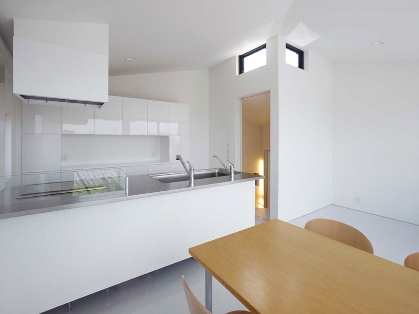 KINO architects: tokyo balconies