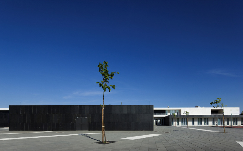andr&eacute; espinho arquitectura: school center paredes