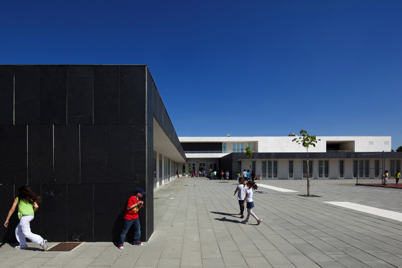 andr&eacute; espinho arquitectura: school center paredes