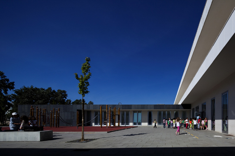 andr&eacute; espinho arquitectura: school center paredes