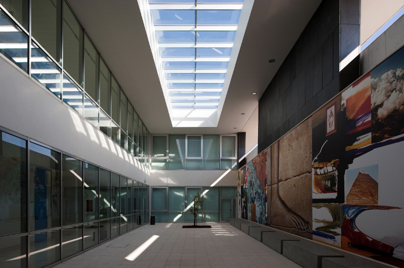 andr&eacute; espinho arquitectura: school center paredes