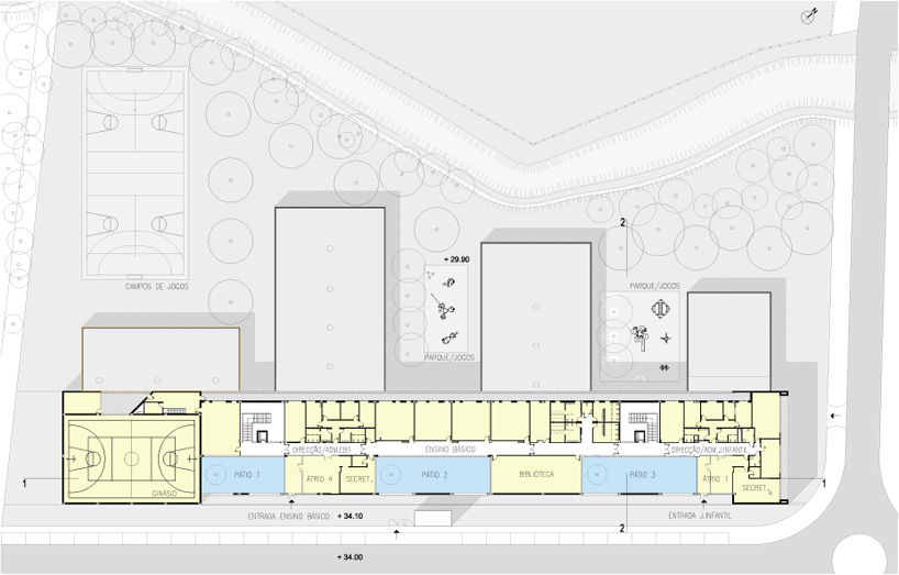 andr&eacute; espinho arquitectura: school center paredes