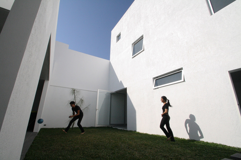dear architects: casa 4 planos