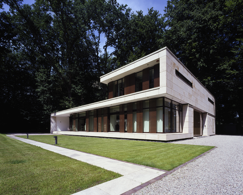 splendid architecture: house at the park