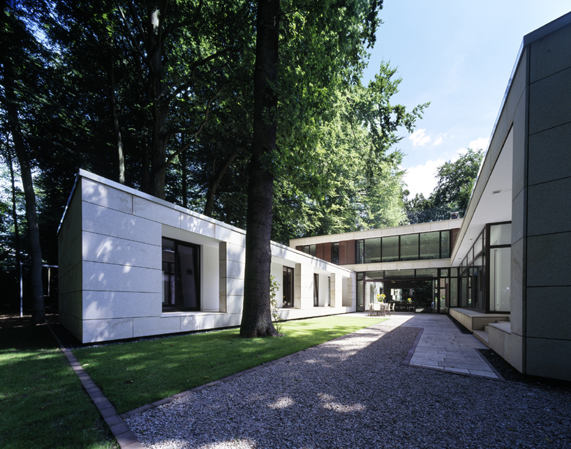 splendid architecture: house at the park