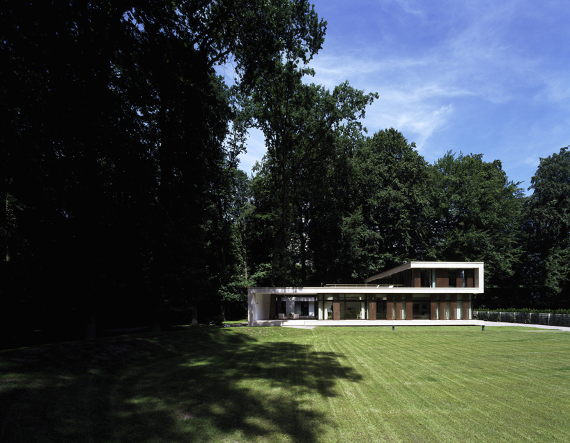 splendid architecture: house at the park