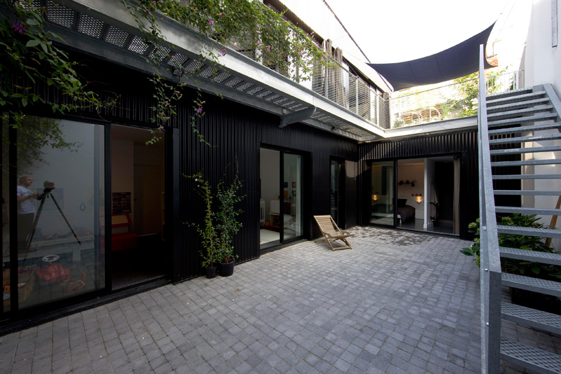 FABRE/deMARIEN architectes: big black box