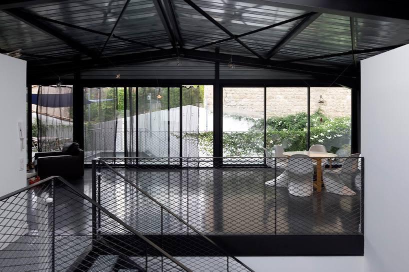 FABRE/deMARIEN architectes: big black box