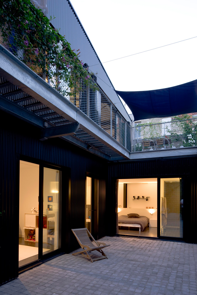 FABRE/deMARIEN architectes: big black box