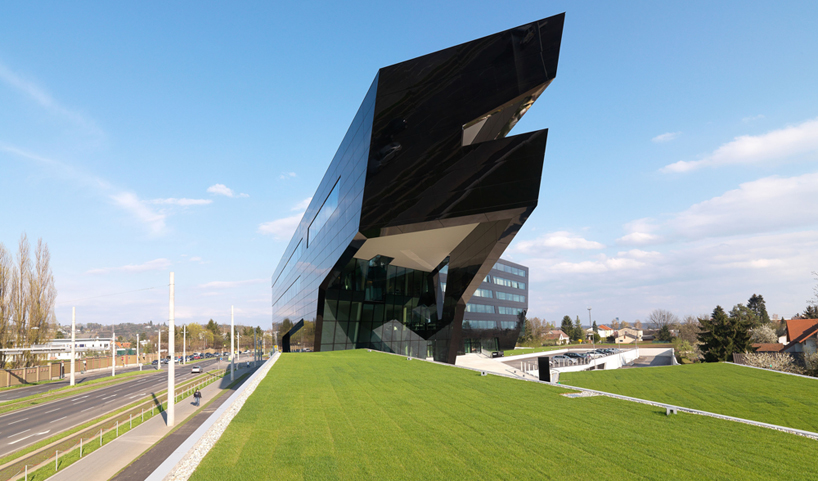 GSarchitects: MP09 black panther / headquarters of uniopt pachleitner group