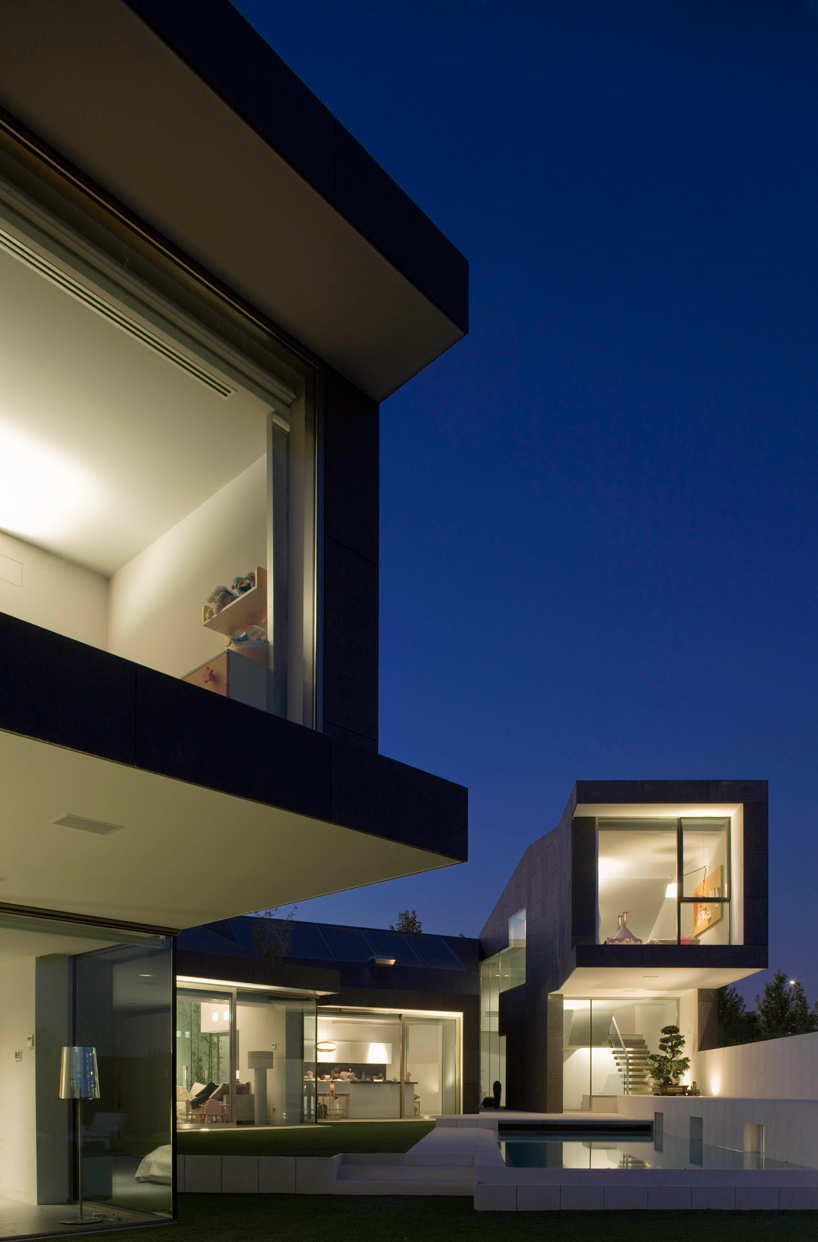 RTA office: house c