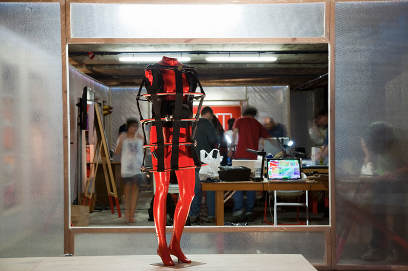estudio guto requena: [cyber]sewing atelier