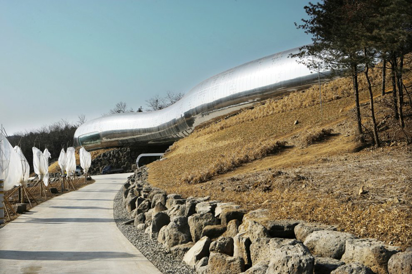 XTU architects: jeongok prehistory museum