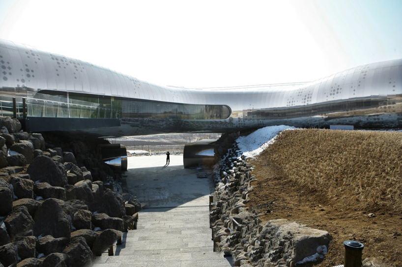 XTU architects: jeongok prehistory museum