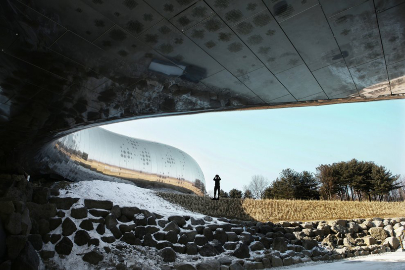 XTU architects: jeongok prehistory museum