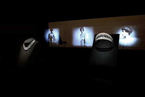 tokujin yoshioka exhibition 'memories of CARTIER creations' opened