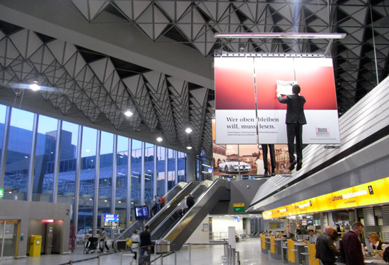 wirtschafts woche advert at frankfurt airport