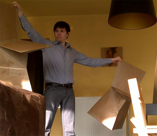 tom de vrieze: 'kraftwerk' cardboard chair