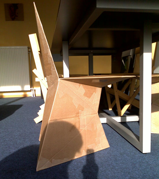 tom de vrieze: 'kraftwerk' cardboard chair
