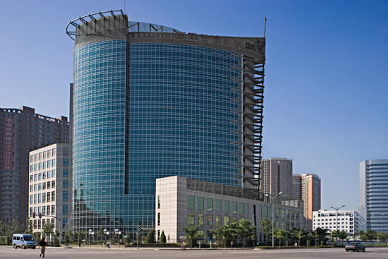 mark dziewulski architect: united nations trade headquarters