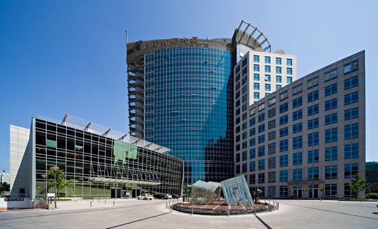 mark dziewulski architect: united nations trade headquarters