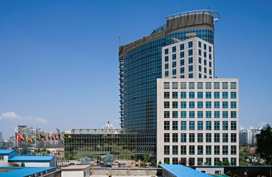 mark dziewulski architect: united nations trade headquarters