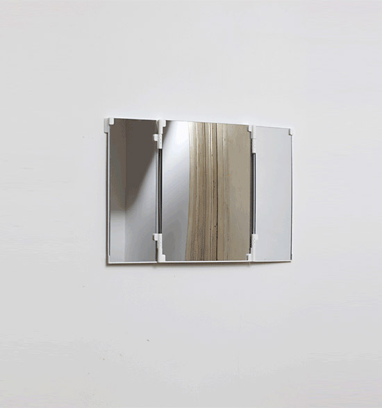vandasye: mirror and lamp