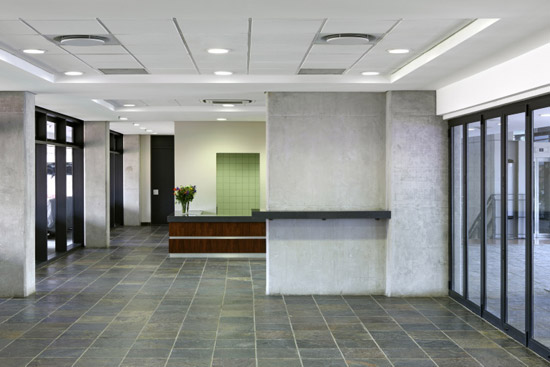 nelson mandela bay stadium   south africa world cup 2010