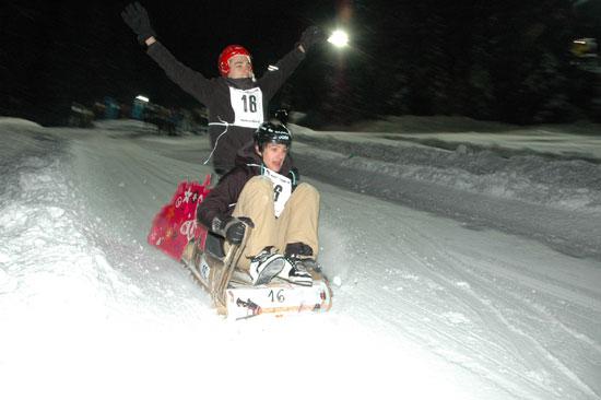 rennpappe 09: cardboard sled races