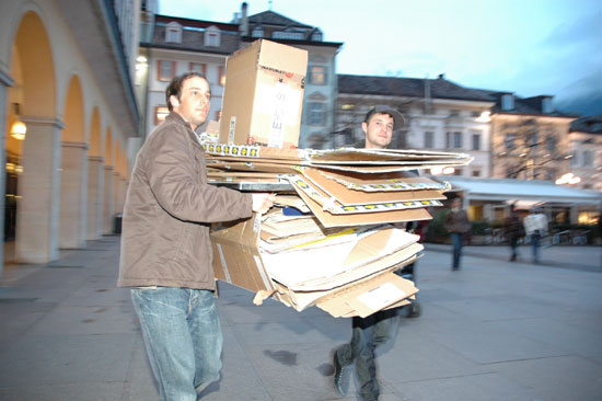 rennpappe 09: cardboard sled races