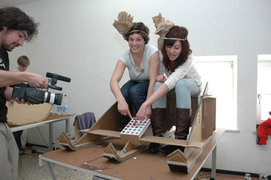 rennpappe 09: cardboard sled races