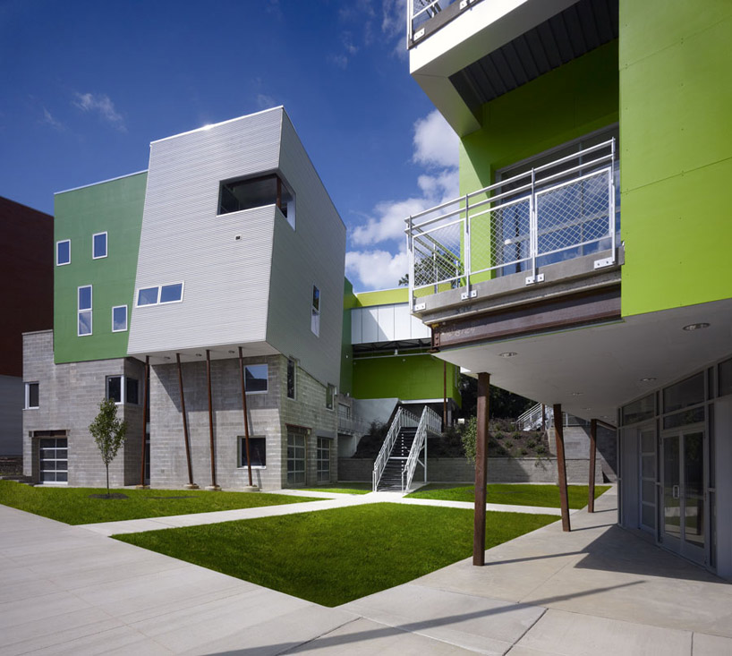 front studio architects: the glass lofts