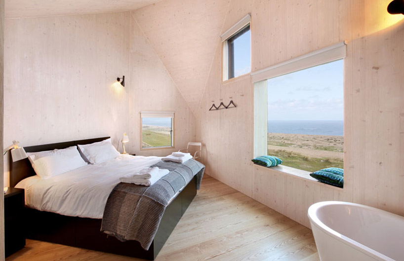 JVA + mole architects complete dune house on the english coast