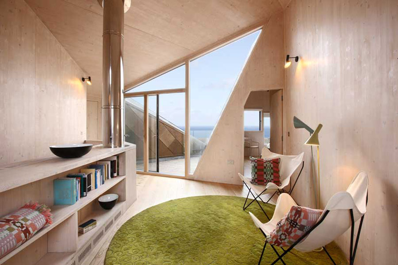 JVA + mole architects complete dune house on the english coast