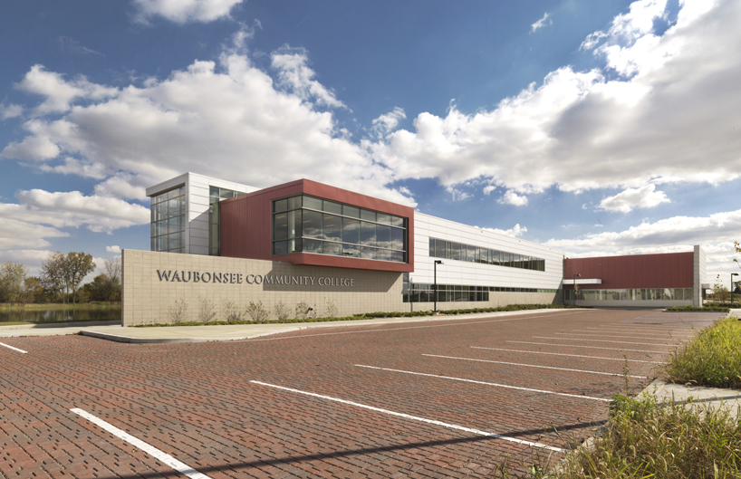 holabird + root: waubonsee plano classroom building