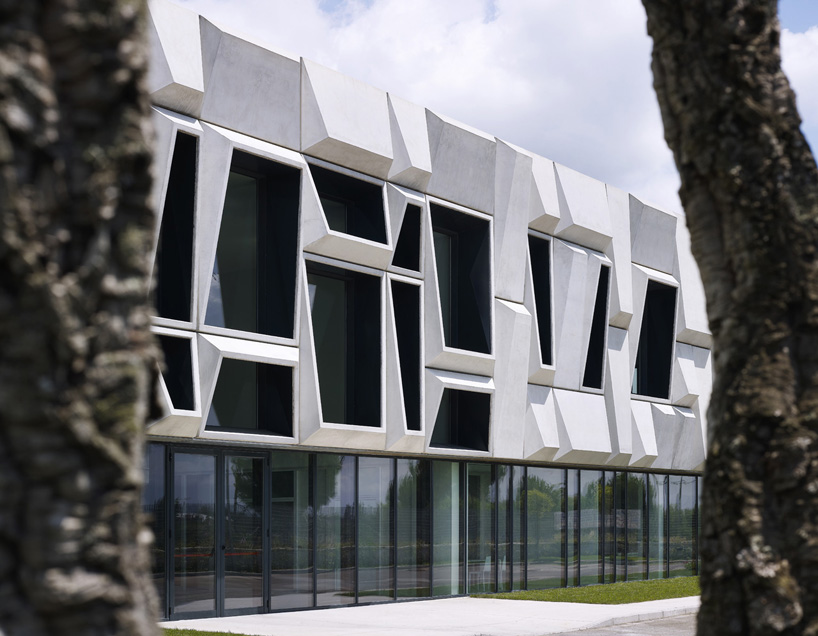 modostudio   Giorgia & Johns Office Building and Logistic Center