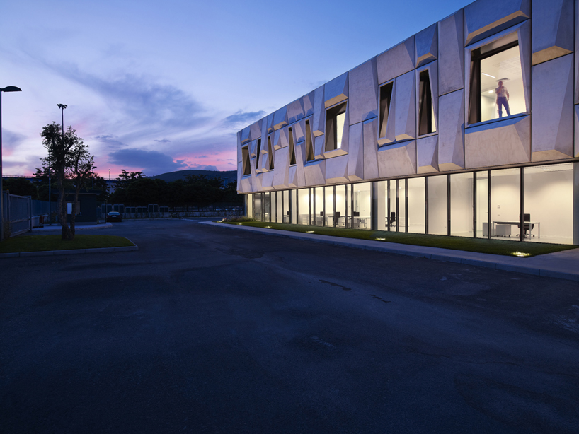 modostudio   Giorgia & Johns Office Building and Logistic Center