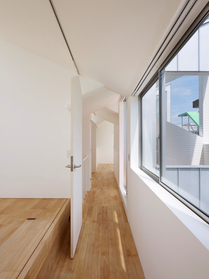 tomohiro hata: complex house in nagoya, japan