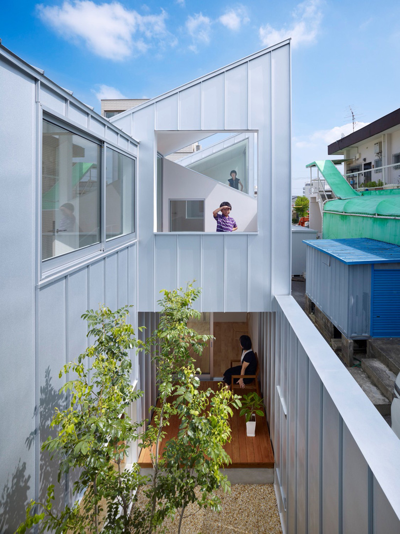 tomohiro hata: complex house in nagoya, japan