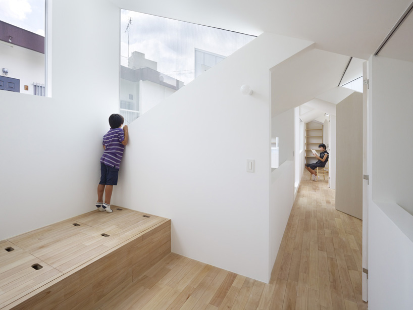 tomohiro hata: complex house in nagoya, japan